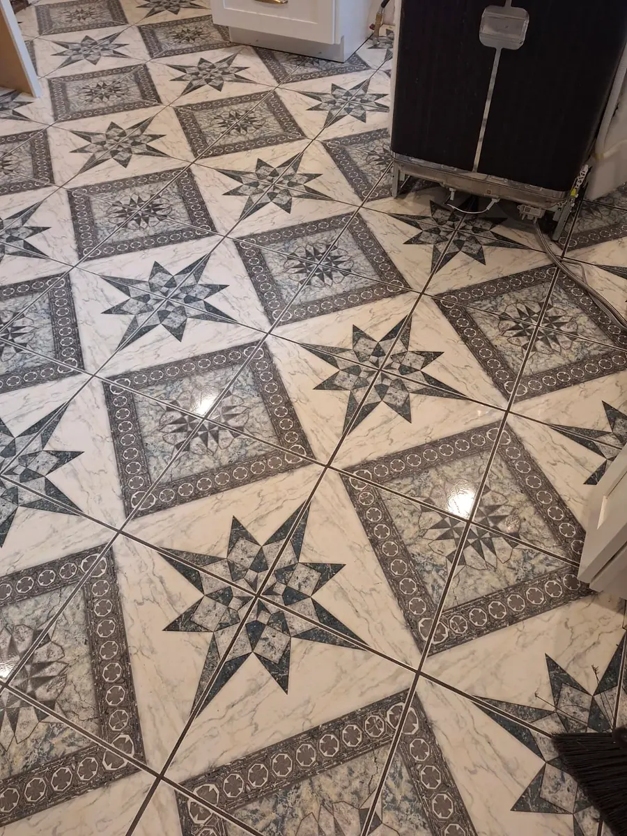 Decorative star pattern porcelain floor tile
